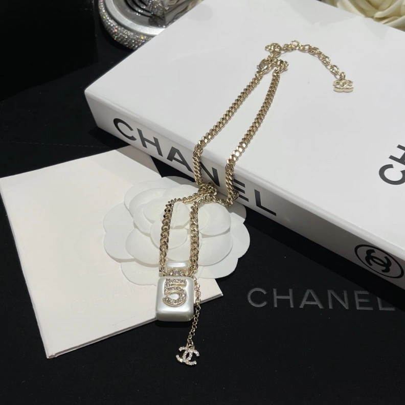 UrbanStyle Chxnxl Necklaces 285401