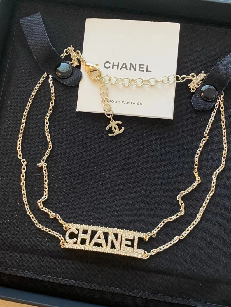 Stylish Chxnxl Necklaces 285408