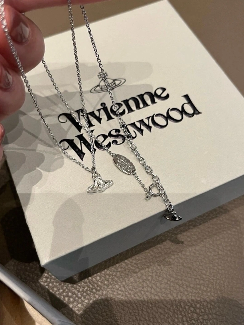 Cozy VIVENNE WESTWOOD 313017