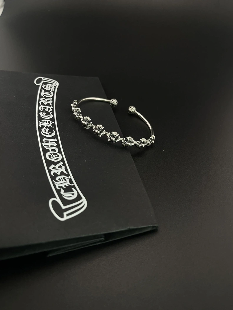 EyeCatching Chrxmx Hxxrts Bracelets 297340