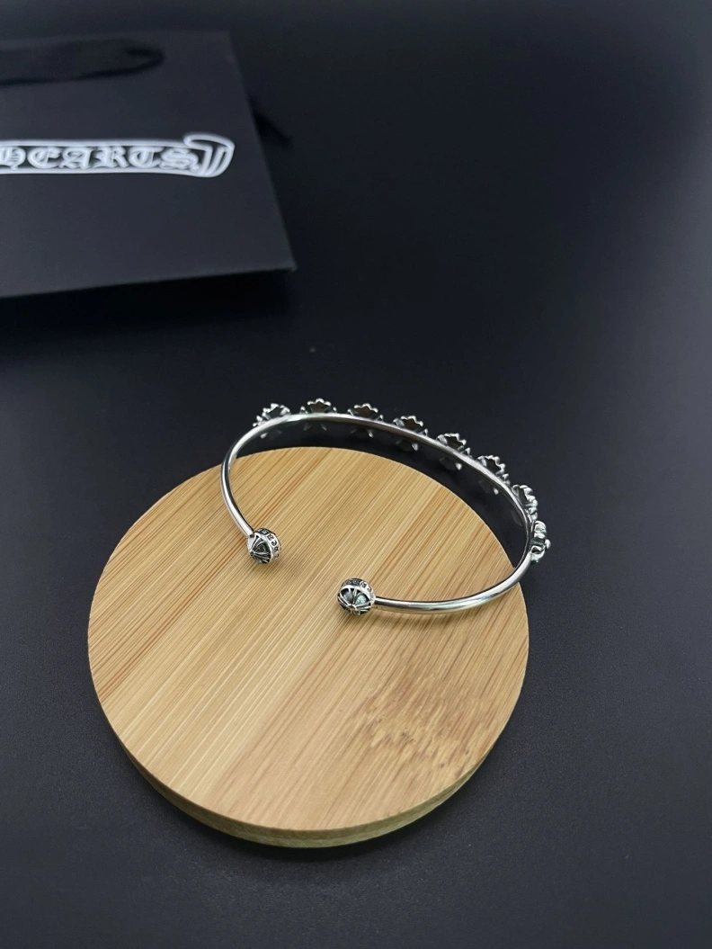 EyeCatching Chrxmx Hxxrts Bracelets 297340