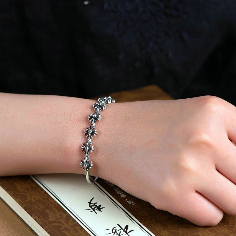 EyeCatching Chrxmx Hxxrts Bracelets 297340