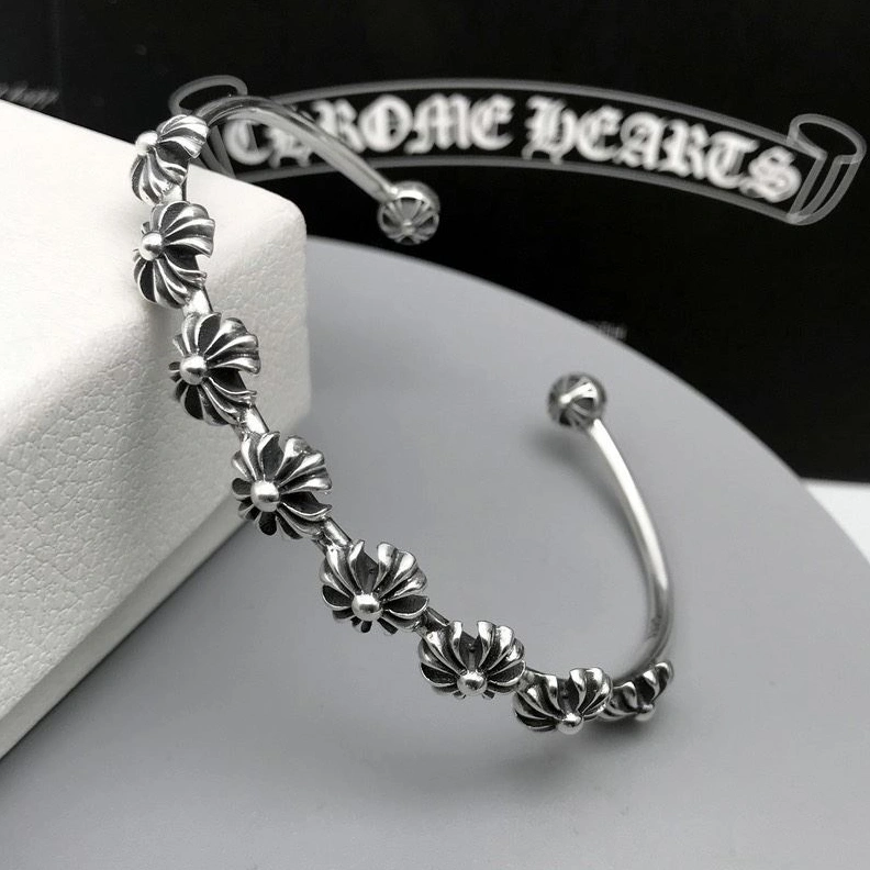 EyeCatching Chrxmx Hxxrts Bracelets 297340