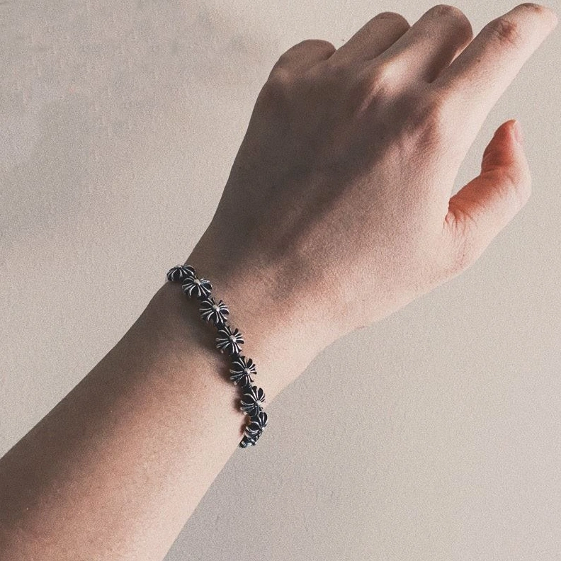 EyeCatching Chrxmx Hxxrts Bracelets 297340