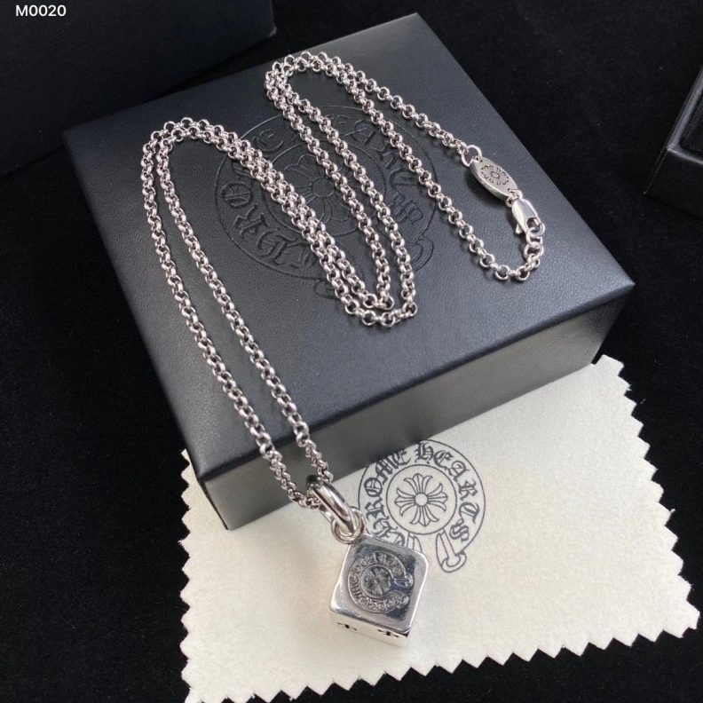 ModernLook Chrxmx Hxxrts Necklaces 296927