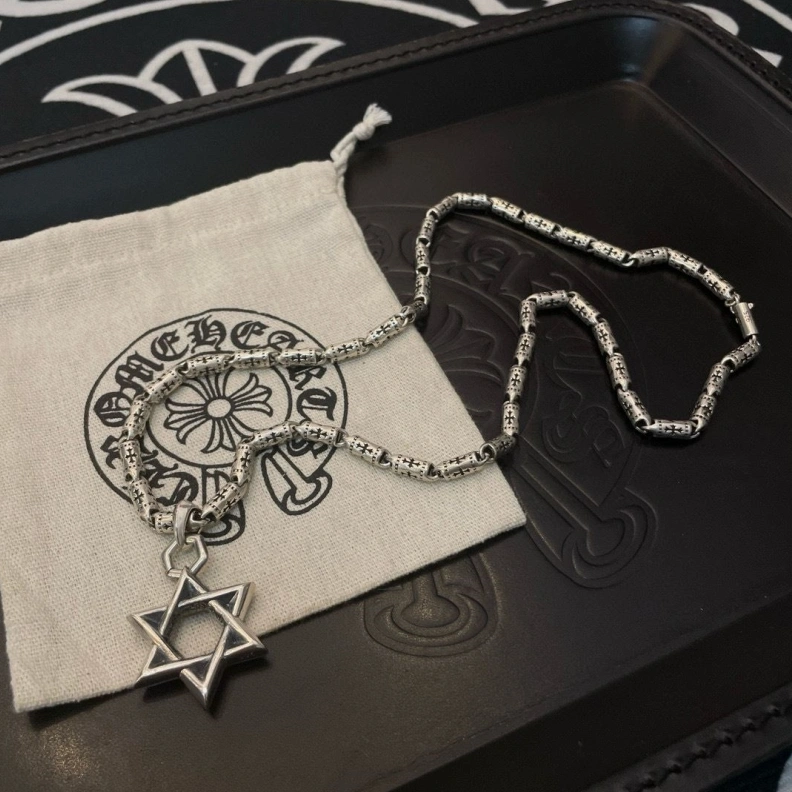 Classic Chrxmx Hxxrts Necklaces 296921