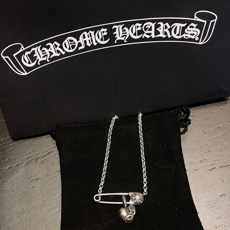 Sleek Chrxmx Hxxrts Necklaces 296904