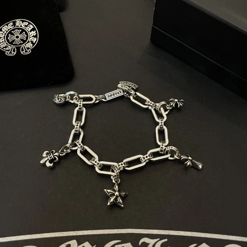 EyeCatching Chrxmx Hxxrts Bracelets 297336