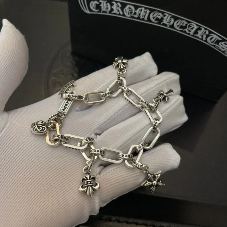 EyeCatching Chrxmx Hxxrts Bracelets 297336