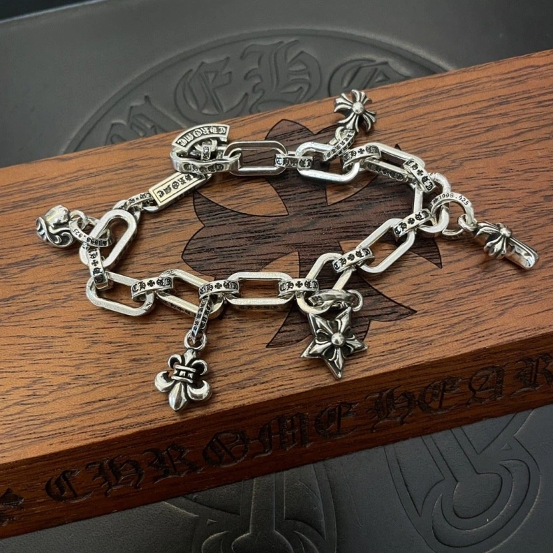 EyeCatching Chrxmx Hxxrts Bracelets 297336