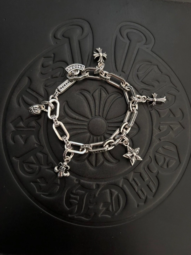 EyeCatching Chrxmx Hxxrts Bracelets 297336