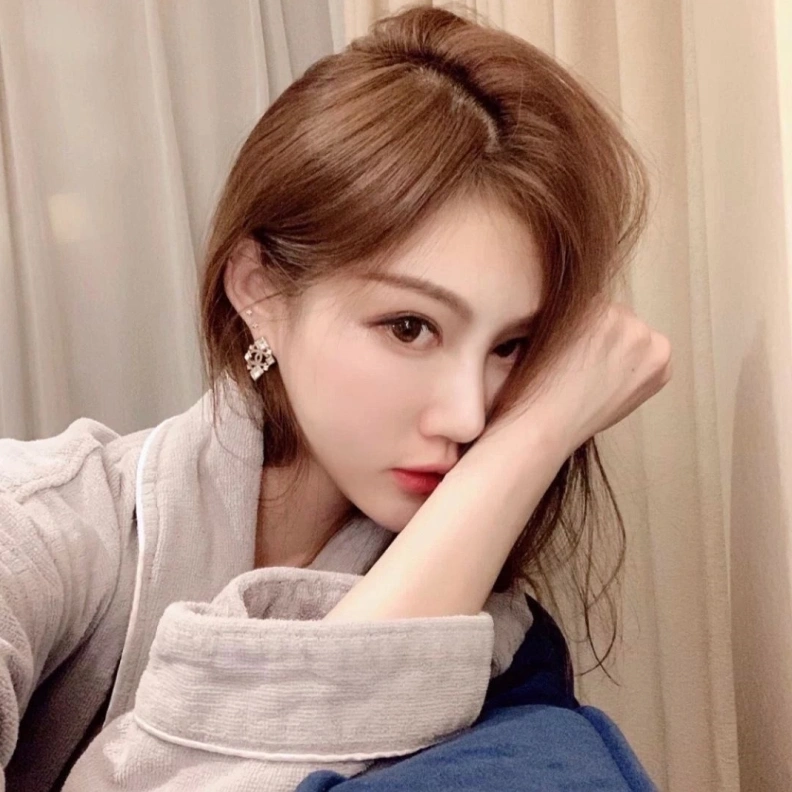 Lightweight Chxnxl Earrings 285952