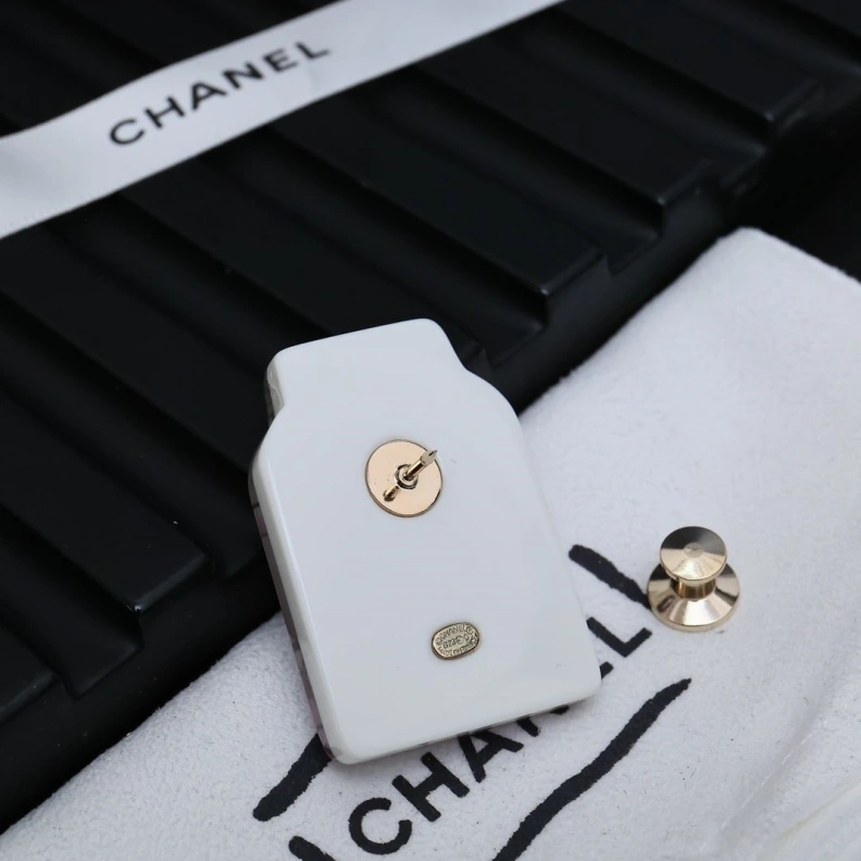 Durable Chxnxl Brooches 286375