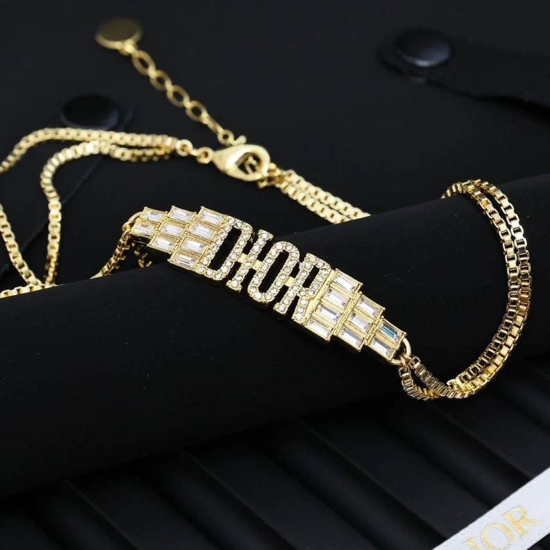 Christian Dxxr Necklaces Stylish 294089