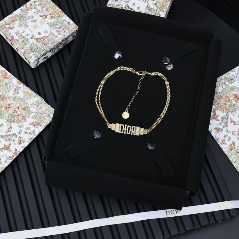 Christian Dxxr Necklaces Stylish 294089