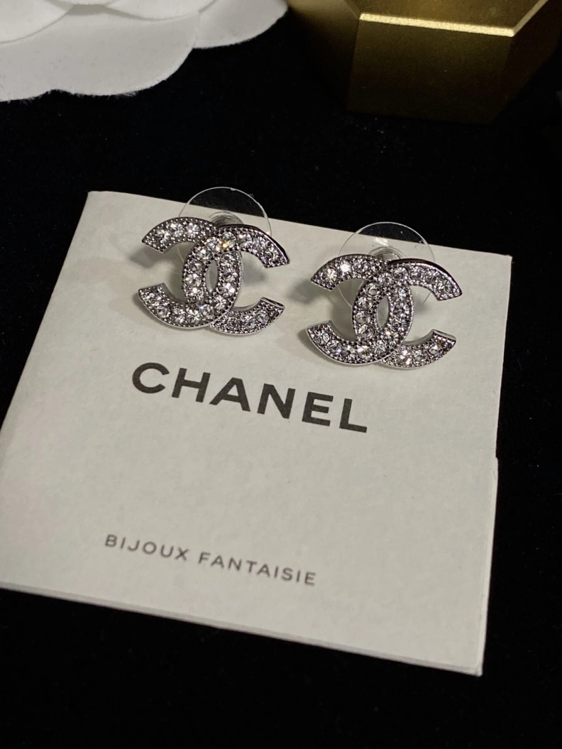 Efficient Chxnxl Earrings 285941