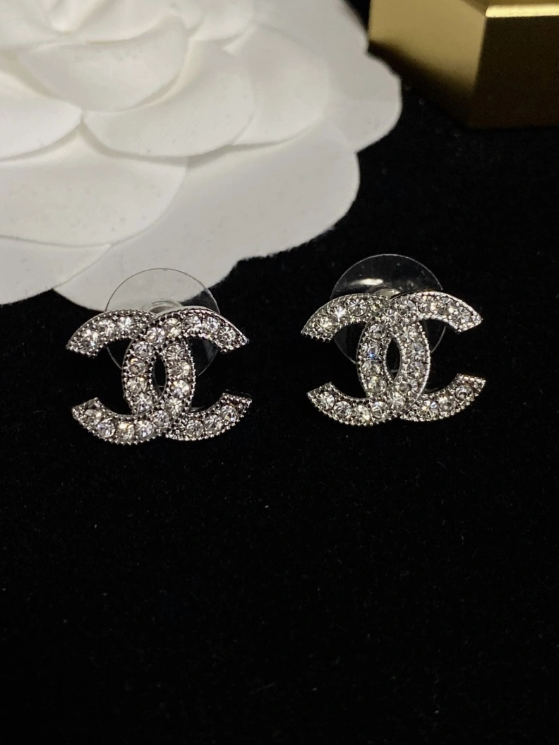 Efficient Chxnxl Earrings 285941