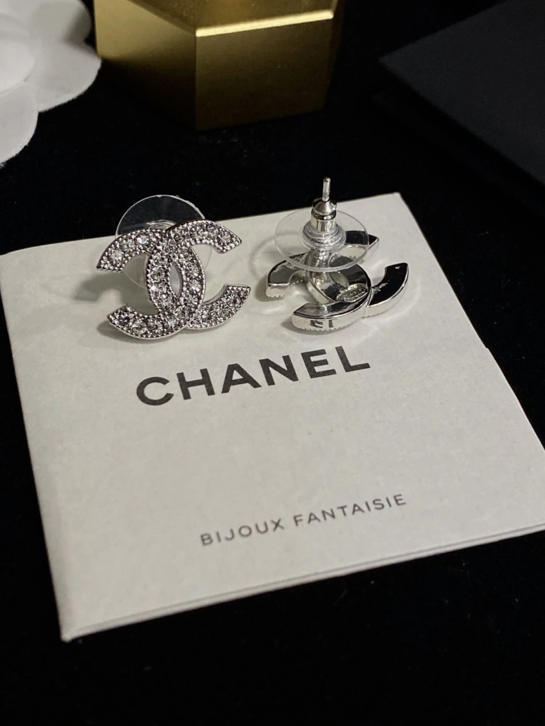 Efficient Chxnxl Earrings 285941