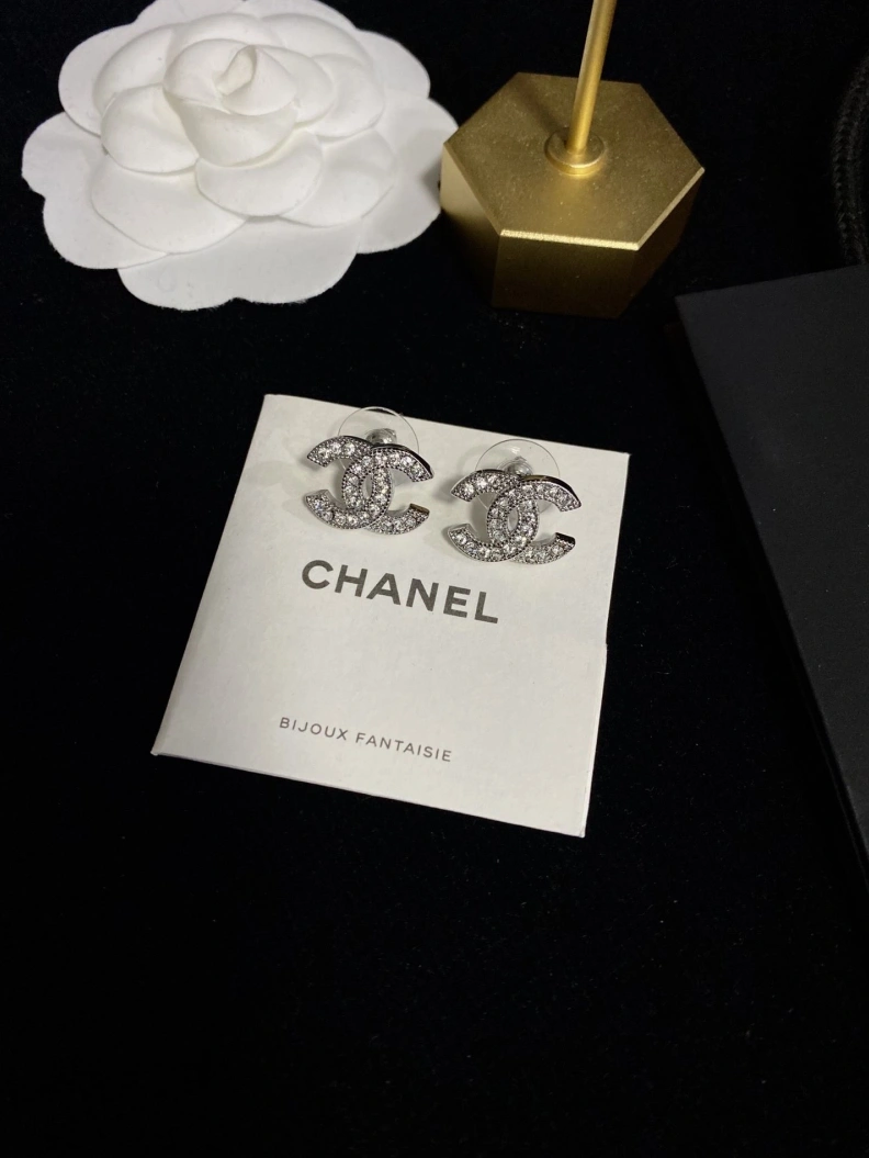 Efficient Chxnxl Earrings 285941