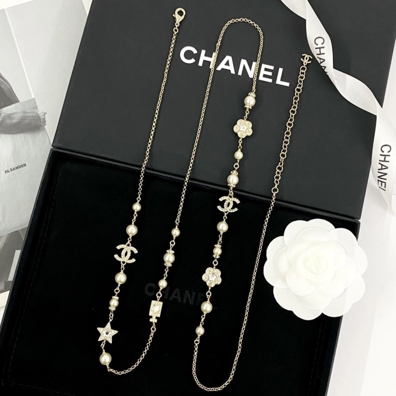 Vibrant Chxnxl Necklaces 285404