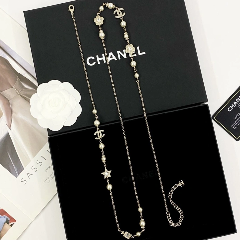 Vibrant Chxnxl Necklaces 285404