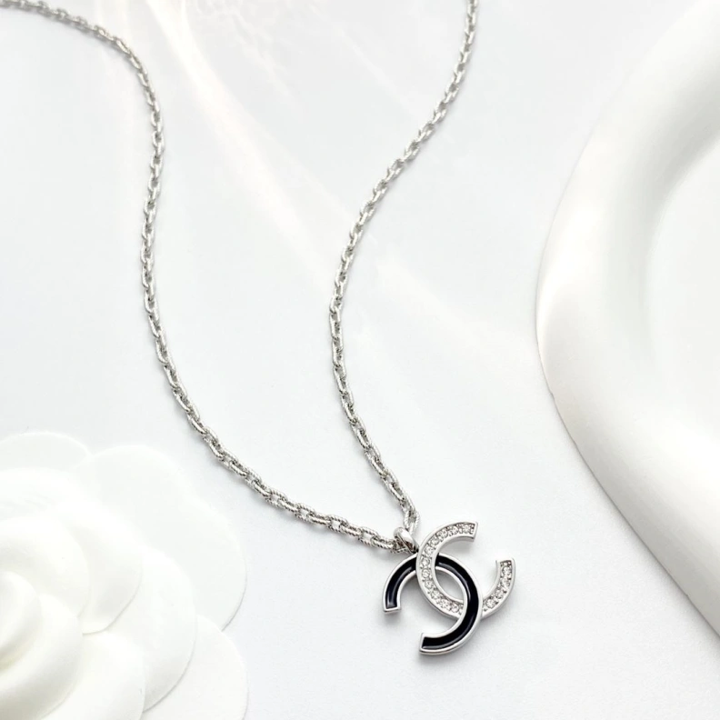 Breathable Chxnxl Necklaces 285388