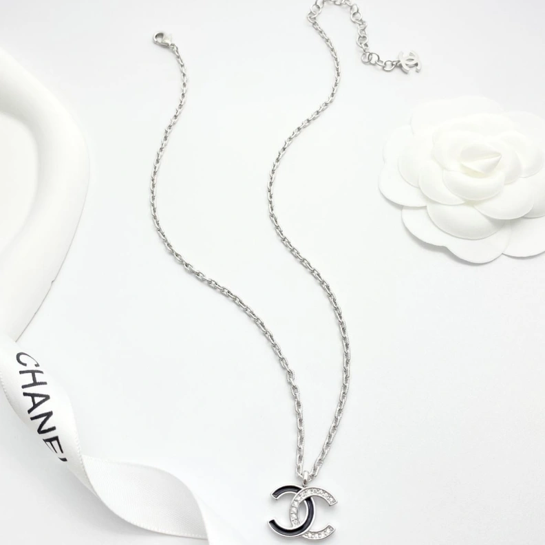 Breathable Chxnxl Necklaces 285388