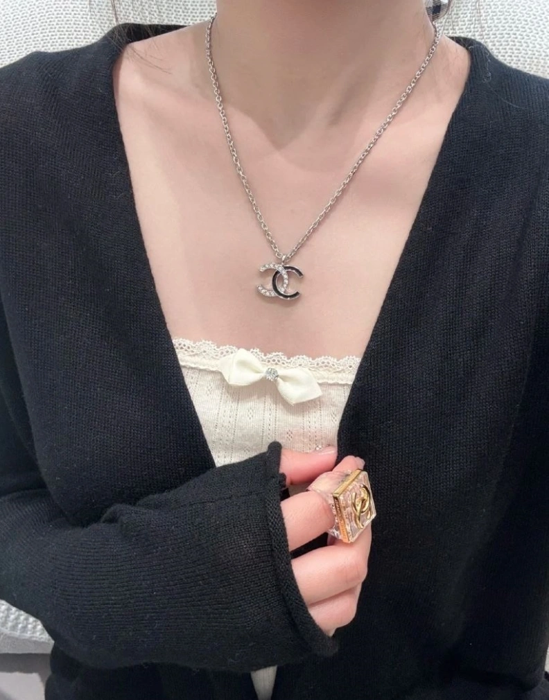 Breathable Chxnxl Necklaces 285388