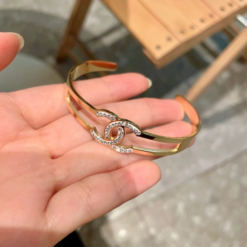 Fashionable Chxnxl Bracelets 286476