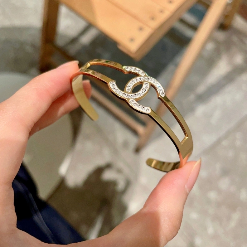 Fashionable Chxnxl Bracelets 286476