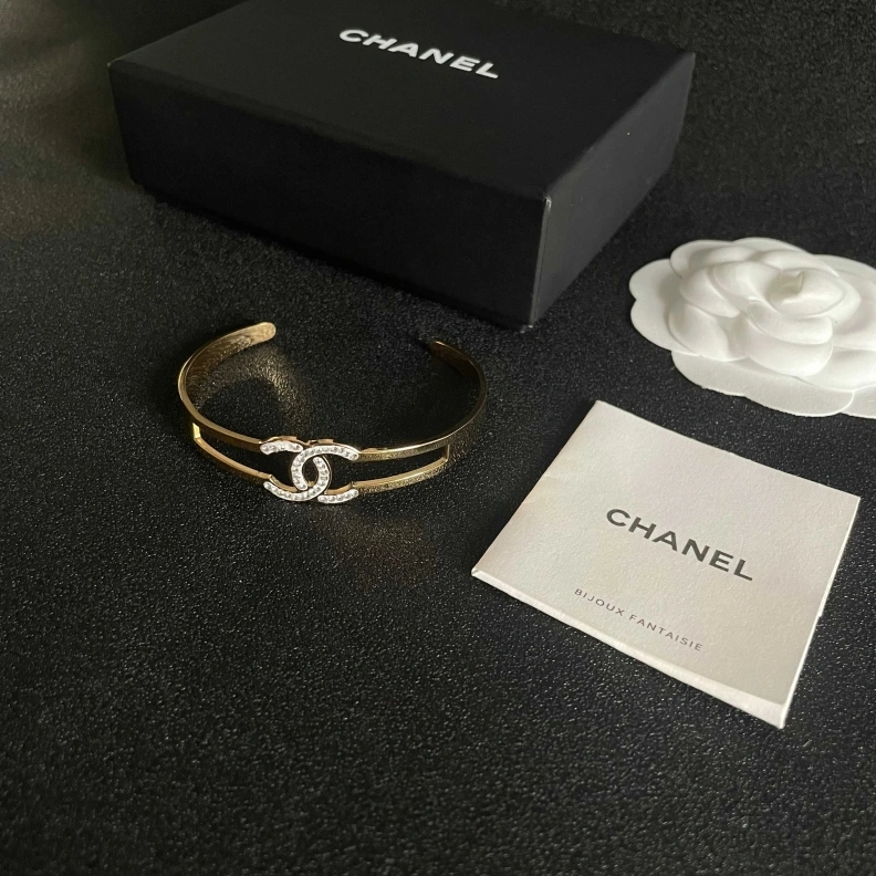 Fashionable Chxnxl Bracelets 286476