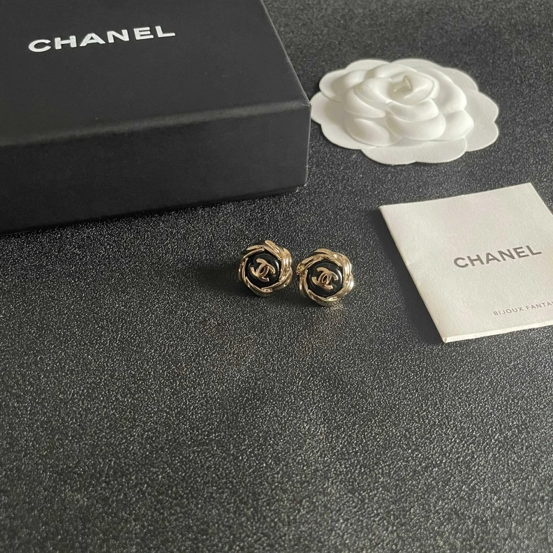 Breathable Chxnxl Earrings 285921