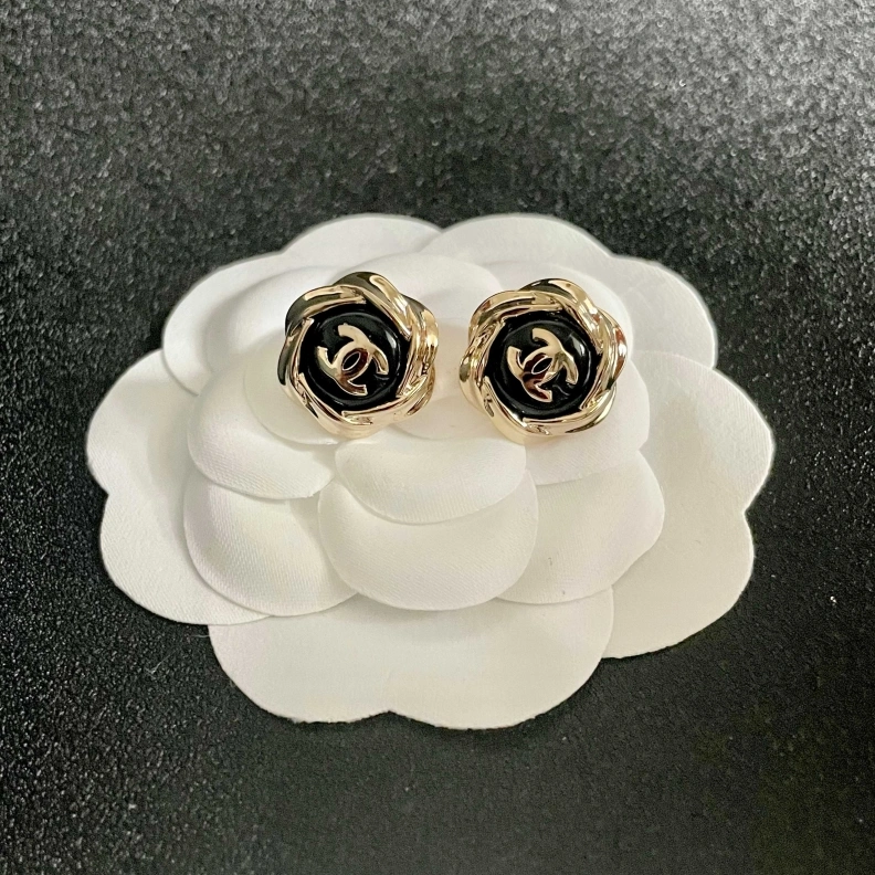Breathable Chxnxl Earrings 285921