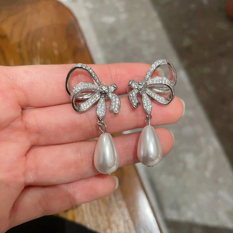 Breathable Chxnxl Earrings 285919