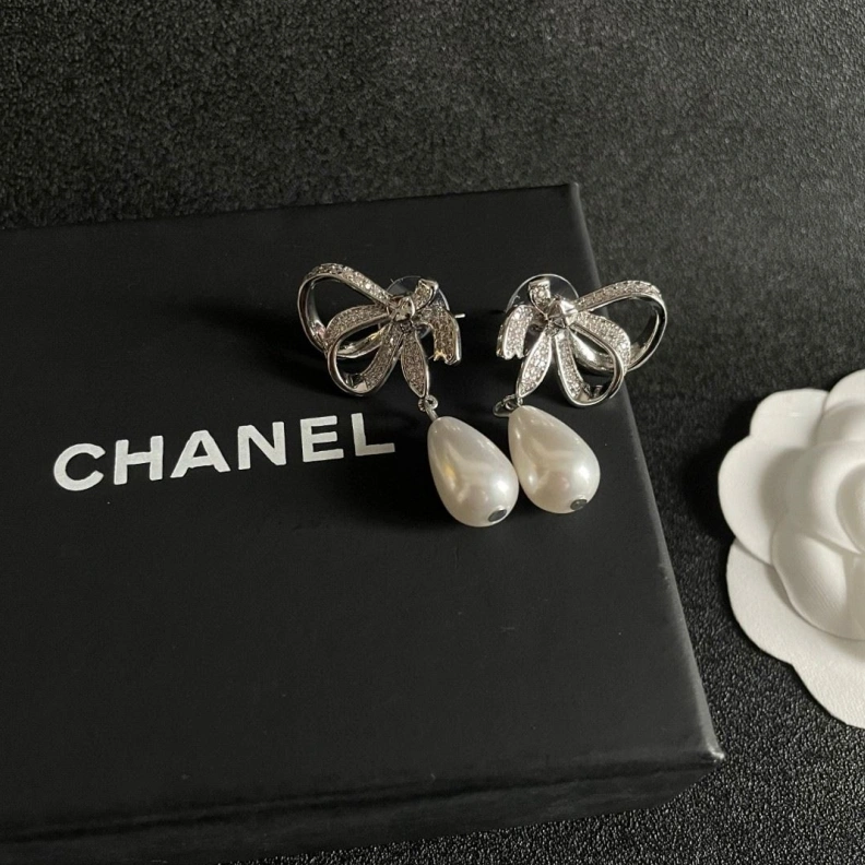 Breathable Chxnxl Earrings 285919