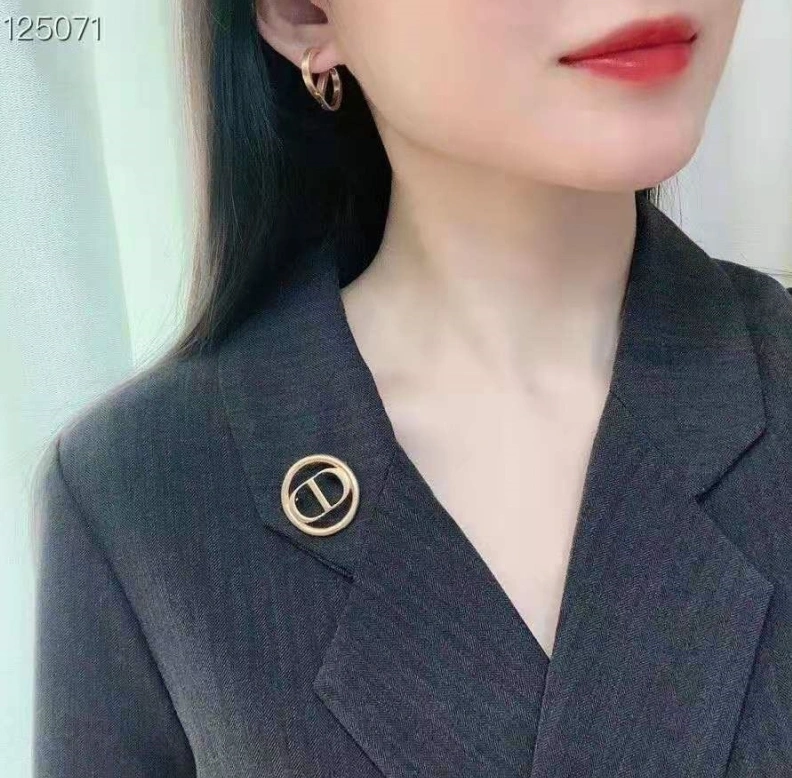 Christian Dxxr Earrings Elegant 294202