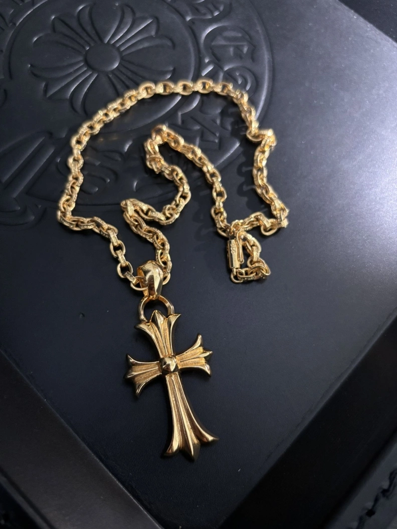 Stylish Chrxmx Hxxrts Necklaces 296896