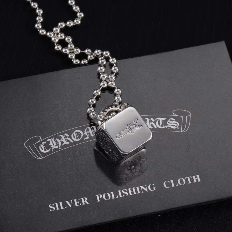 Vibrant Chrxmx Hxxrts Necklaces 296890