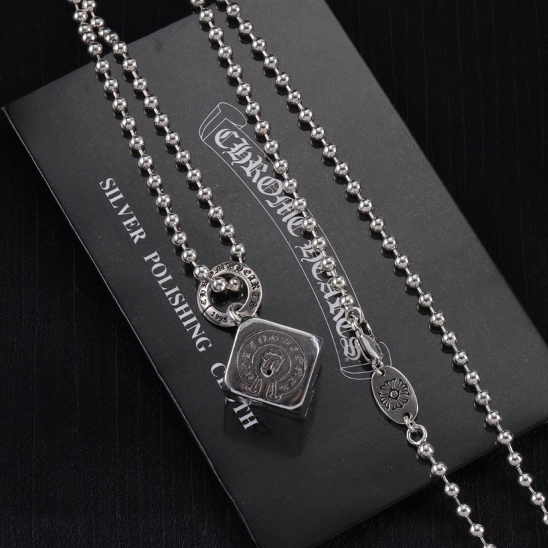 Vibrant Chrxmx Hxxrts Necklaces 296890