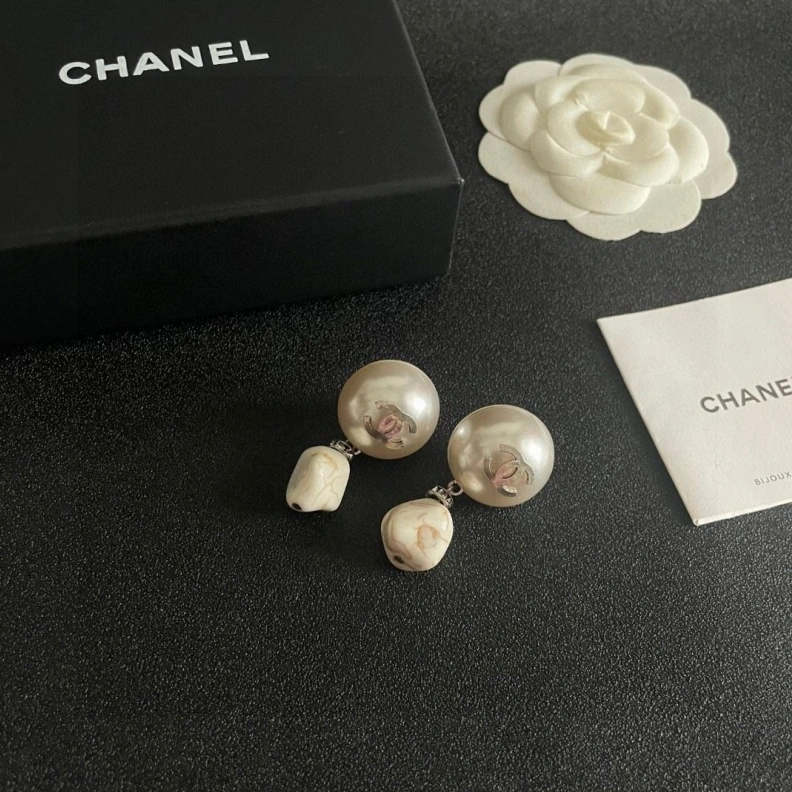 Flexible Chxnxl Earrings 285909