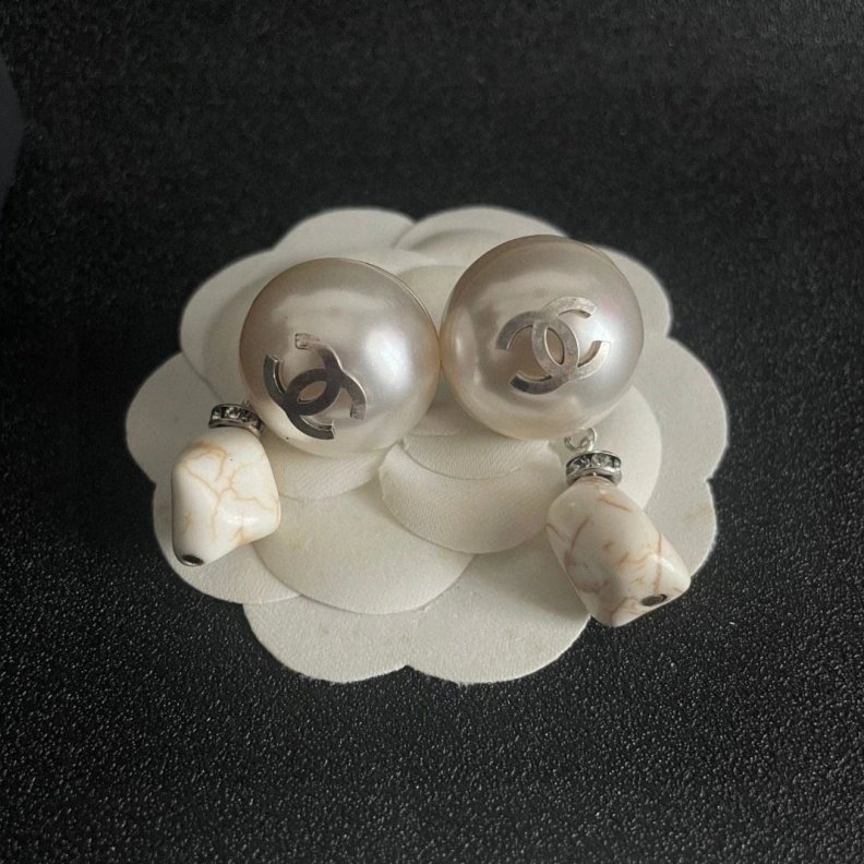 Flexible Chxnxl Earrings 285909