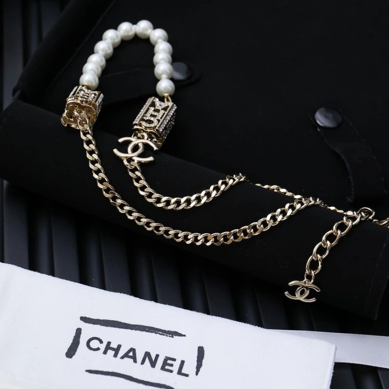 HighQuality Chxnxl Necklaces 285400
