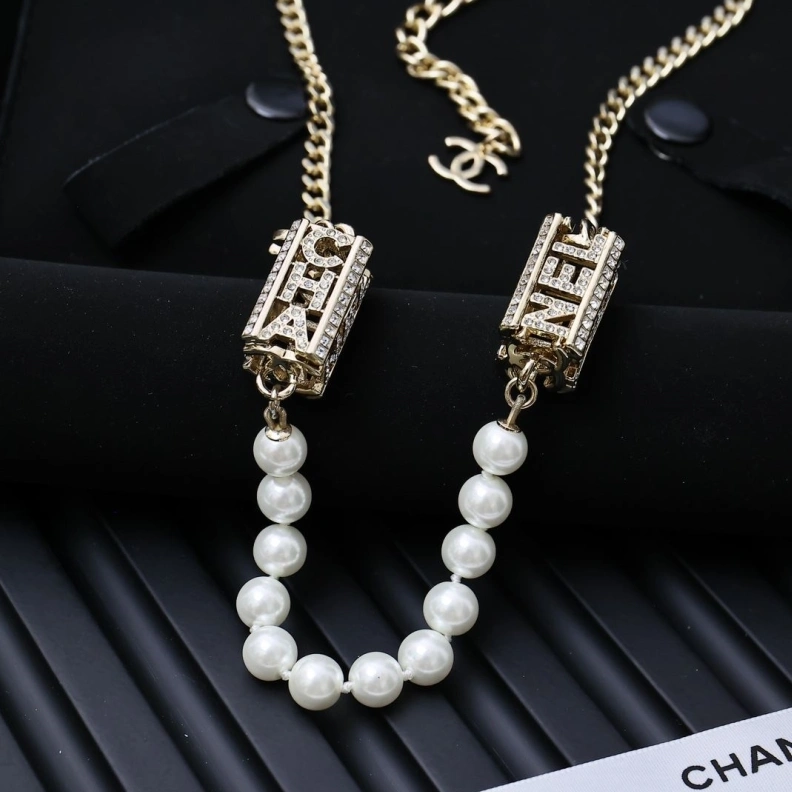 HighQuality Chxnxl Necklaces 285400