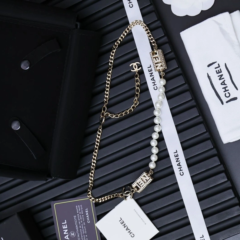 HighQuality Chxnxl Necklaces 285400