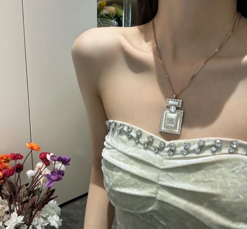 Modern Chxnxl Necklaces 285398