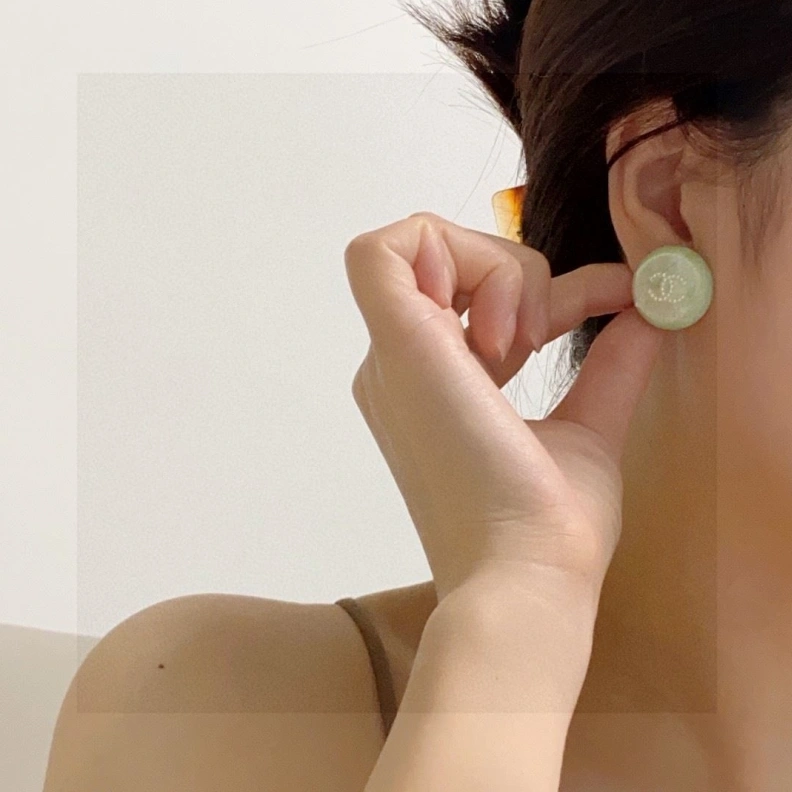 Vibrant Chxnxl Earrings 285888