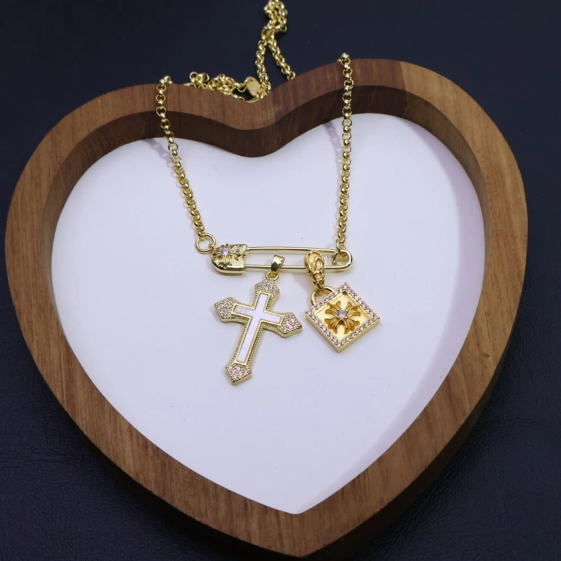 Cozy Chrxmx Hxxrts Necklaces 296857