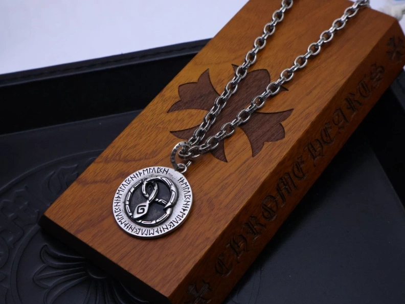 NewStyle Chrxmx Hxxrts Necklaces 296853