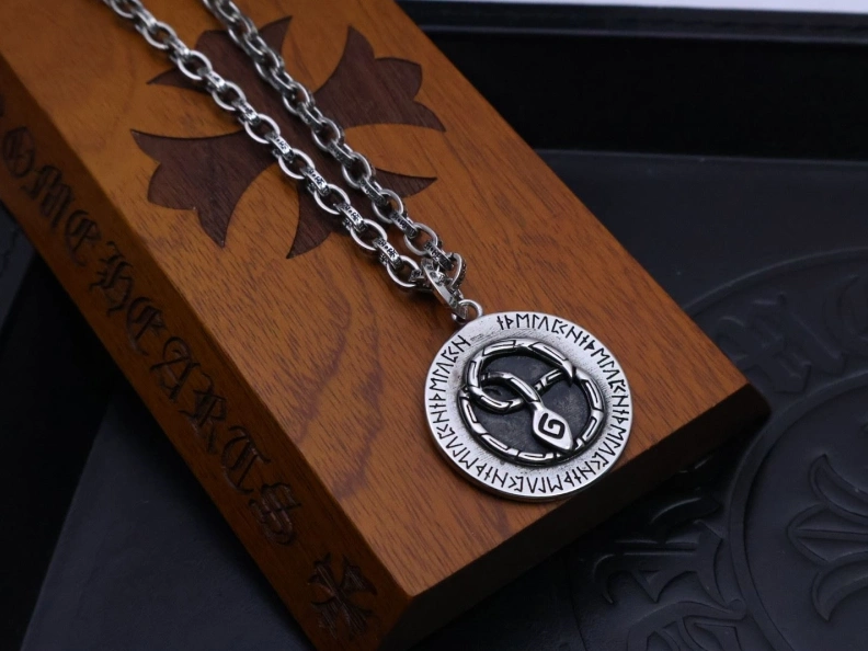 NewStyle Chrxmx Hxxrts Necklaces 296853