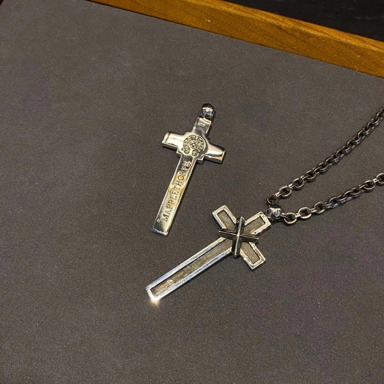 Compact Chrxmx Hxxrts Necklaces 296843